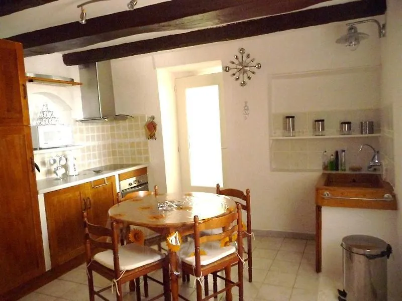Holiday home Le Mas O Di Vin Eyguieres